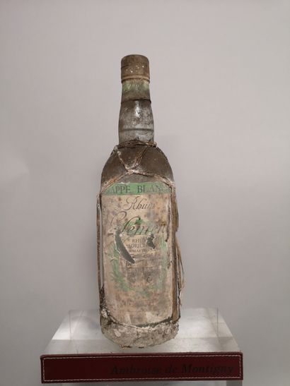 null 1 bouteille RHUM de la Martinique CLÉMENT Années 70 "Grappe Blanche" 

Etiquette...
