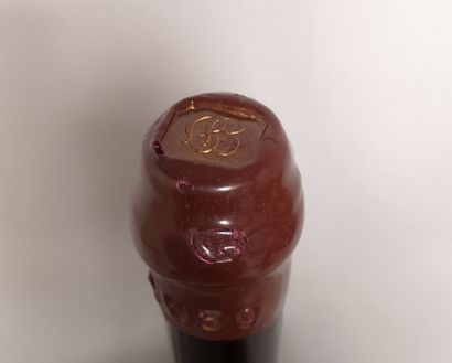  1 bottle ARMAGNAC - LAFONTAN 1939 
Label slightly scratched. Level half medallion....