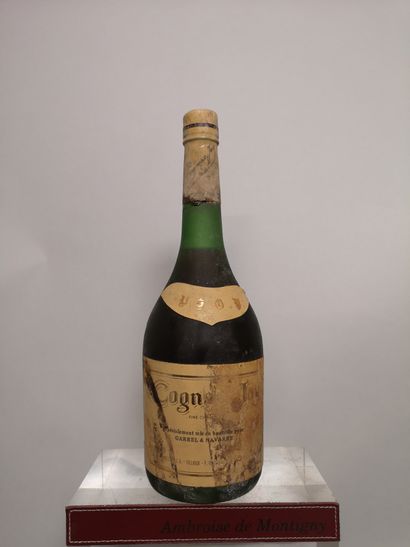 null 1 bouteille COGNAC JAY V.S.O.P. Années 80 

Etiquette abimée.