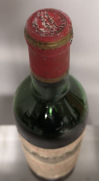null 1 bouteille Château CALON SEGUR - 3e GCC Saint Estephe 1971 

Etiquette tachée...