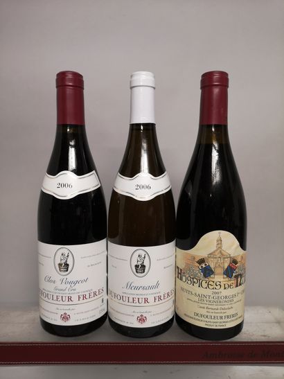 null 3 bottles DUFOULEUR FRERES In wooden box containing : 

1 CLOS VOUGEOT Grand...