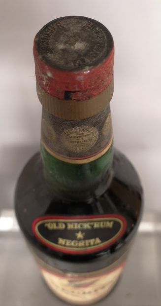 null 1 bouteille 100cl RHUM Martinique NEGRITA "Old Nick" - Bardinet Années 70 

Etiquette...