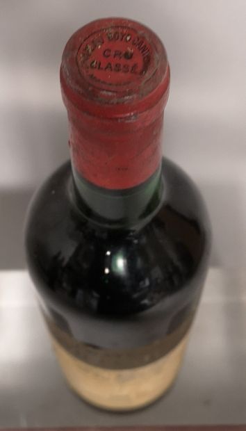 null 1 bouteille Château BOYD CANTENAC - 3e GCC Margaux 1975 

Etiquette tachée....
