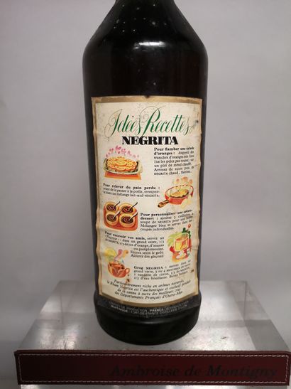null 1 bouteille 100cl RHUM Martinique NEGRITA "Old Nick" - Bardinet Années 70 

Etiquette...