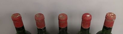 null 5 bouteilles Château GRAND PUY LACOSTE - 5e GCC Pauillac 1966 

En l'état. Etiquettes...
