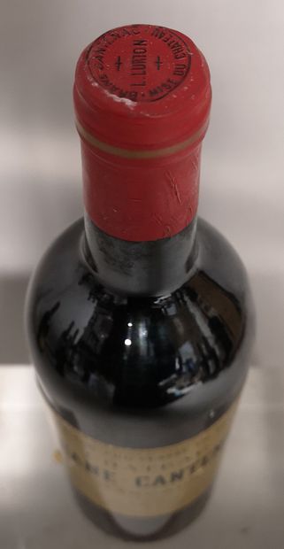 null 1 bouteille Château BRANE CANTENAC - 2e GCC Margaux 1984 

Etiquette légèrement...