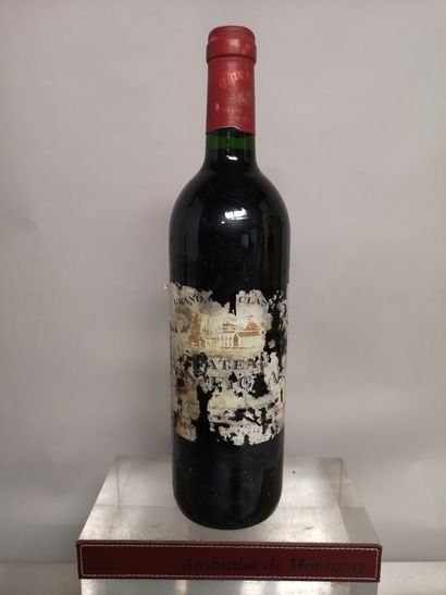 null 1 bottle Château YON FIGEAC - Grand Cru de Saint Emilion 1995 

Very damaged...