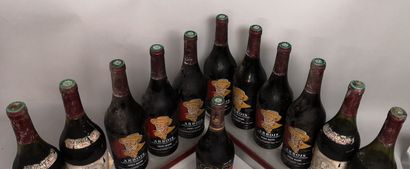  12 bottles ARBOIS DIVERS - Henri Maire FOR SALE AS IS 
7 cuvée Grands Maîtres 1982...
