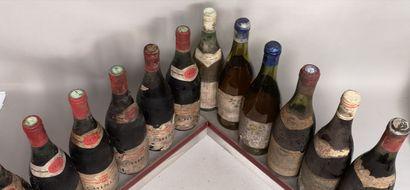 null 12 bouteilles LOIRE et DIVERS Années 1960 et 1970 A VENDRE EN L'ETAT 

CHINON,...
