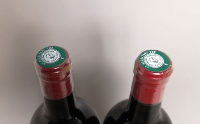 null 2 bottles DOMAINE de CHEVALIER - Gc de Graves 2016 

Labels slightly marked...