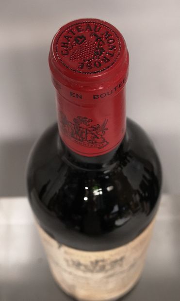 null 1 bouteille Château MONTROSE - 2e Gcc Saint Estèphe 1998 

Etiquette tachée...