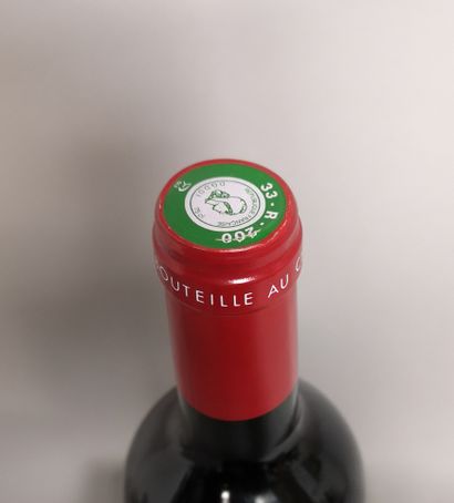 null 1 bouteille Château LYNCH BAGES - 5e Gcc Pauillac 2001 

Etiquette légèrement...