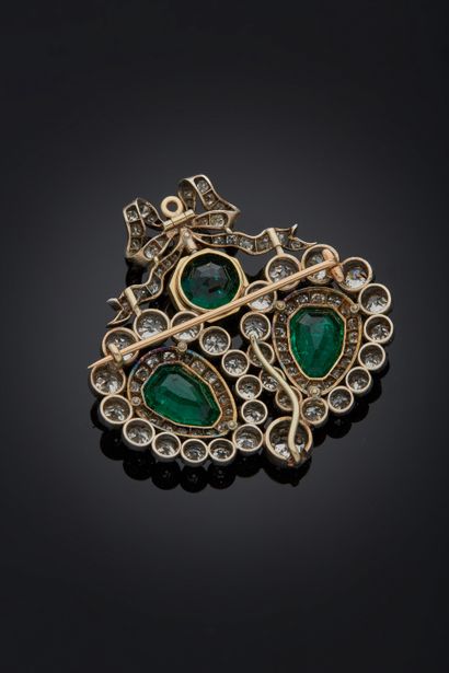 null Magnificent gold and silver brooch set composed of three motifs in the shape...