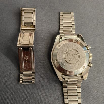 OMEGA Vers 1970 Modèle Speedmaster professional.
Montre-chronographe-bracelet en...