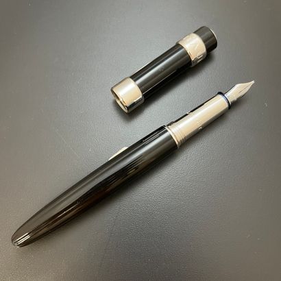 CHAUMET Un beau stylo plume (plume en or 750 mm).