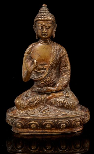 CHINE-TIBET, XXe siècle Sujet en bronze représentant le Bouddha assis en méditation...