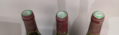 null 3 bottles GEVREY CHAMBERTIN - Domaine BARBIER & Fils 1978 

Faded and damaged...