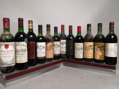 null 12 bouteilles BORDEAUX DIVERS des Années 80 A VENDRE EN L'ETAT