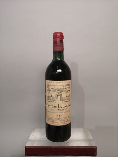 null 1 bouteille Château LA LAGUNE - 3e Gcc Haut Médoc 1982 

Étiquette légèrement...