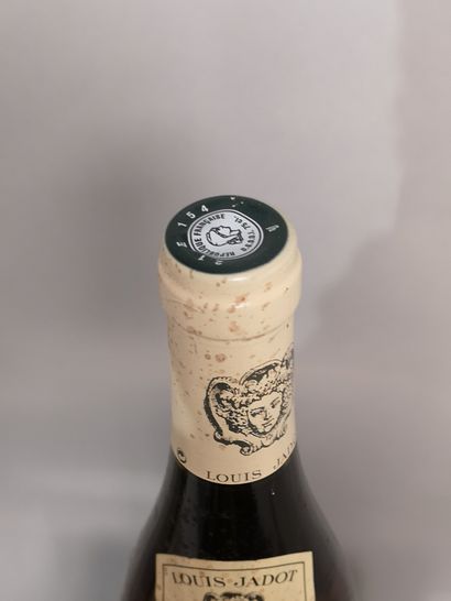 null 1 bouteille PULIGNY MONTRACHET 1er cru "Champ-Gain" - L. JADOT 2002 

Étiquette...