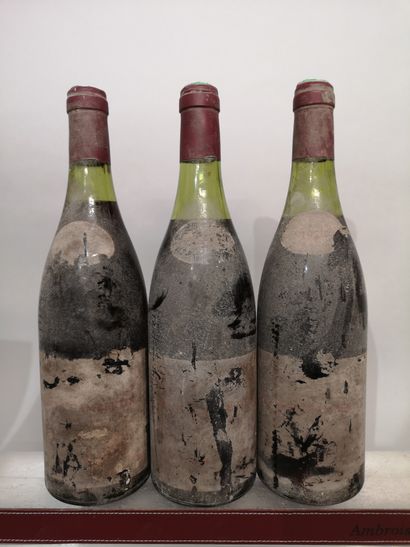 null 3 bottles GEVREY CHAMBERTIN - Domaine BARBIER & Fils 1978 

Faded and damaged...