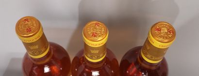 null 3 bouteilles Château D'YQUEM - 1er Gcc Sauternes 2003 En coffret bois abîmé...