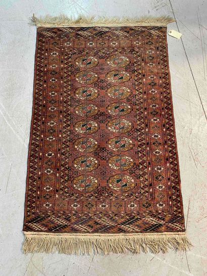 null Small carpet with Bukhara decoration

120 x 80 cm