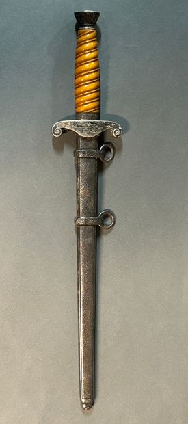 null Officer's dagger of the Heer.

Round pommel with leaf frieze decoration, rudent...
