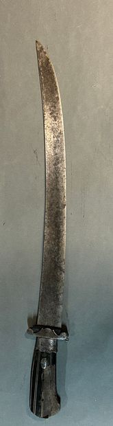null Strong knife of venery.

Handle in blackened wood chiselled, guard in cut iron.

Strong...