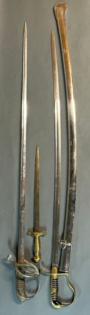 null Set of three pieces.
Including:
An infantry officer's saber model 1882 without...