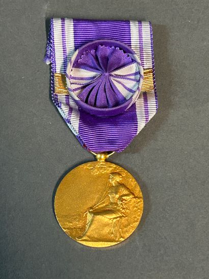 Médaille d’Honneur des Services Bénévoles.
Grade...