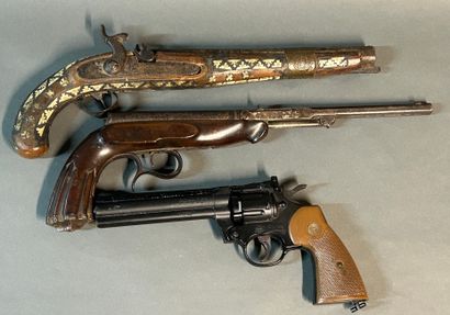 null Set of two pistols.

Including a Crosman CO2 revolver. Caliber 4.5 mm. In a...