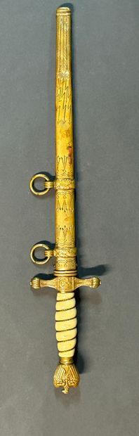null Dagger of officer of the Kriegsmarine.

Pommel with eagle.

Fuse in synthetic...