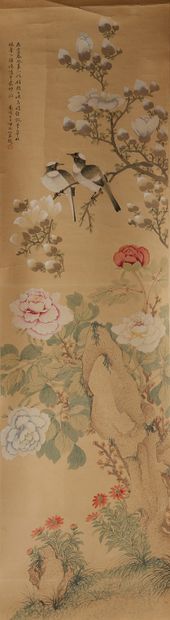 CHINE, XXe siècle Painting mounted on a scroll with ink and polychrome on paper decorated...