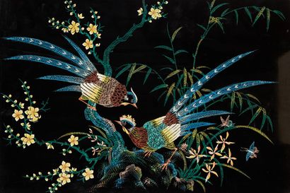CHINE Panneau laqué noir à décor d'oiseaux de paradis 60,5 x 40 cm