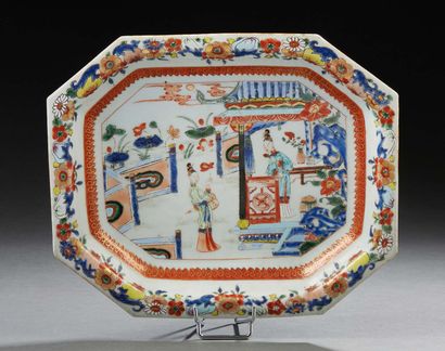 Compagnie des Indes XVIIIe siècle Jatte rectangulaire en porcelaine à décor de deux...