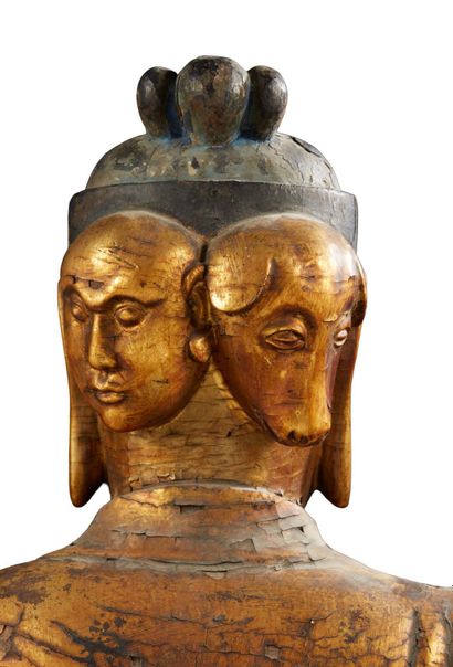 VIETNAM, XVIIIe siècle - début XIXe siècle Grand sujet en bois laqué or avec rehauts...