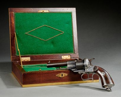 null Revolver Lefaucheux modèle 1858 civil.
Calibre 11 mm à broche, six coups en...