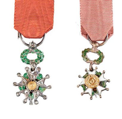null Légion d'honneur, institué en 1802.
Ensemble de deux miniatures de croix de...