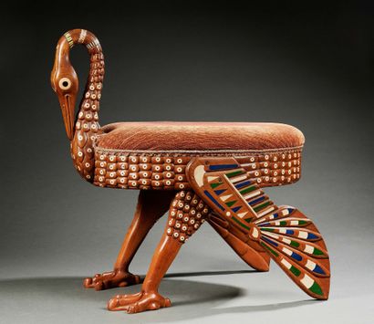 null TABOURET en bois de hêtre incrusté de style néo-égyptien en forme d'ibis sacré...