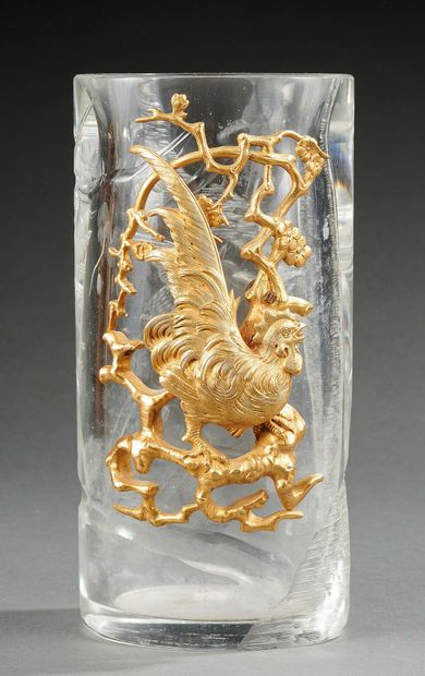 null ESCALIER DE CRISTAL
Vase au coq, vers 1895-1899.
Cristal épais, décor taillé...