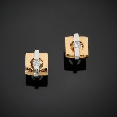 null GUY LAROCHE, About 1980.
PAIR OF EAR PUCES in two-tone 750 mm gold set with...