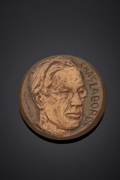 null Médaille en bronze figurant au revers un portrait de Chas Laborde et a l'envers...