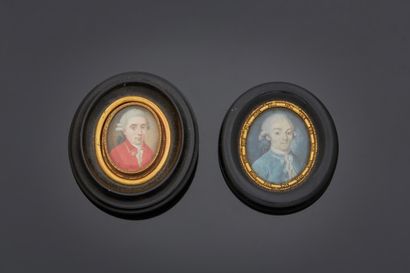 null Deux miniatures ovales représentant des gentilhommes, l'une sur nacre montée...