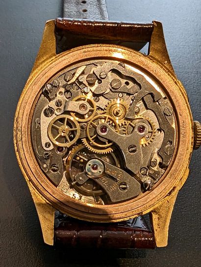 null LOT de quatre montres-bracelet :
- SKIROS - CHRONOGRAPHE SUISSE : chronographe-bracelet...