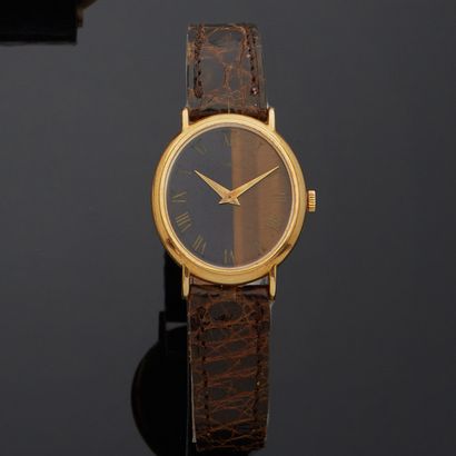 null PIAGET
Vers 1970.
Montre-bracelet de dame en or jaune 750 mm, cadran à rare...