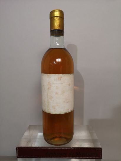 null 1 bouteille CHÂTEAU GILETTE Demi doux - Sauternes 1958 Étiquette fanée, niveau...