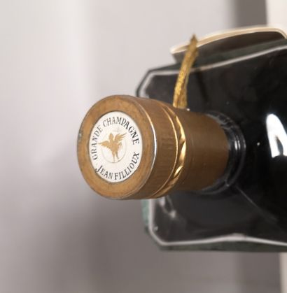 null 1 flacon 70cl. COGNAC 1er Cru " Vieille Grande Champagne Napoléon" - J. FIL...