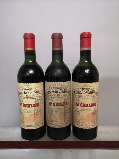 null 3 bouteilles Château CANON LA GAFFELIERE - Saint Emilion Grand Cru 1964 1 étiquette...