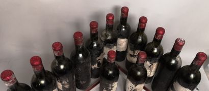 null 13 bouteilles Château BEYCHEVELLE - 4e Gcc Saint Julien 1950 Étiquettes tachées...